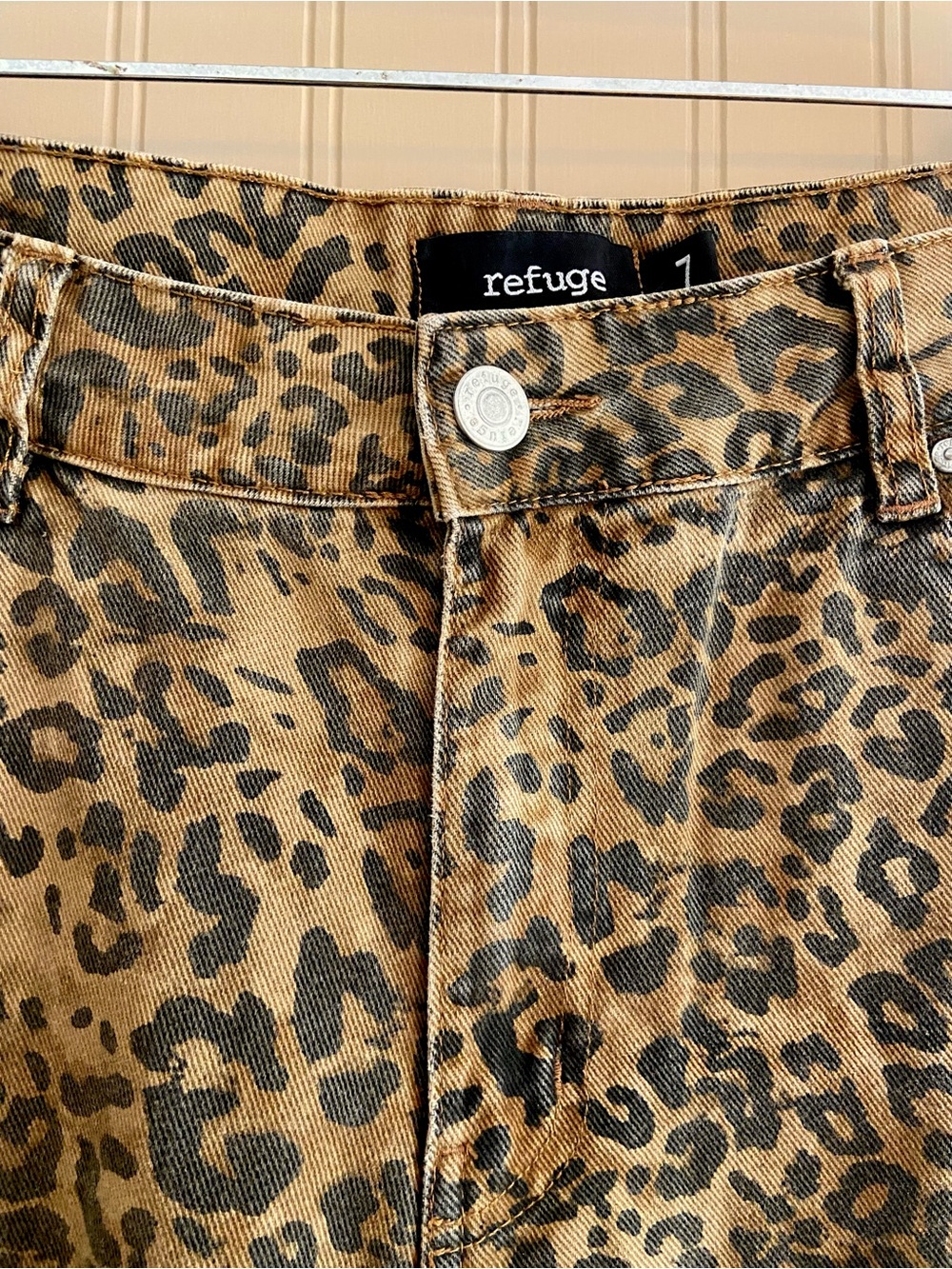 Refuge Leopard Print Wide Leg Denim Jeans Women’s Size 7 - Picture 3 of 5